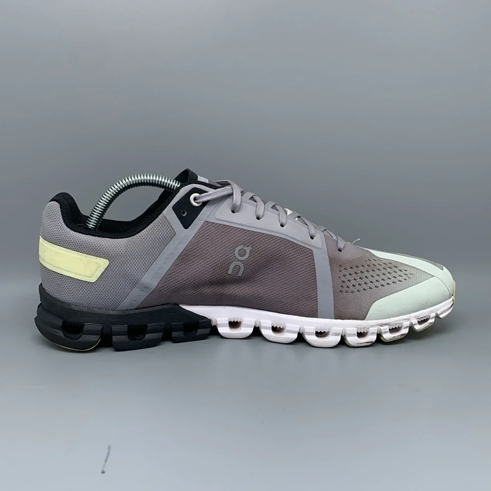 On Cloudflow Running Shoes Men’s‎ Sz 10